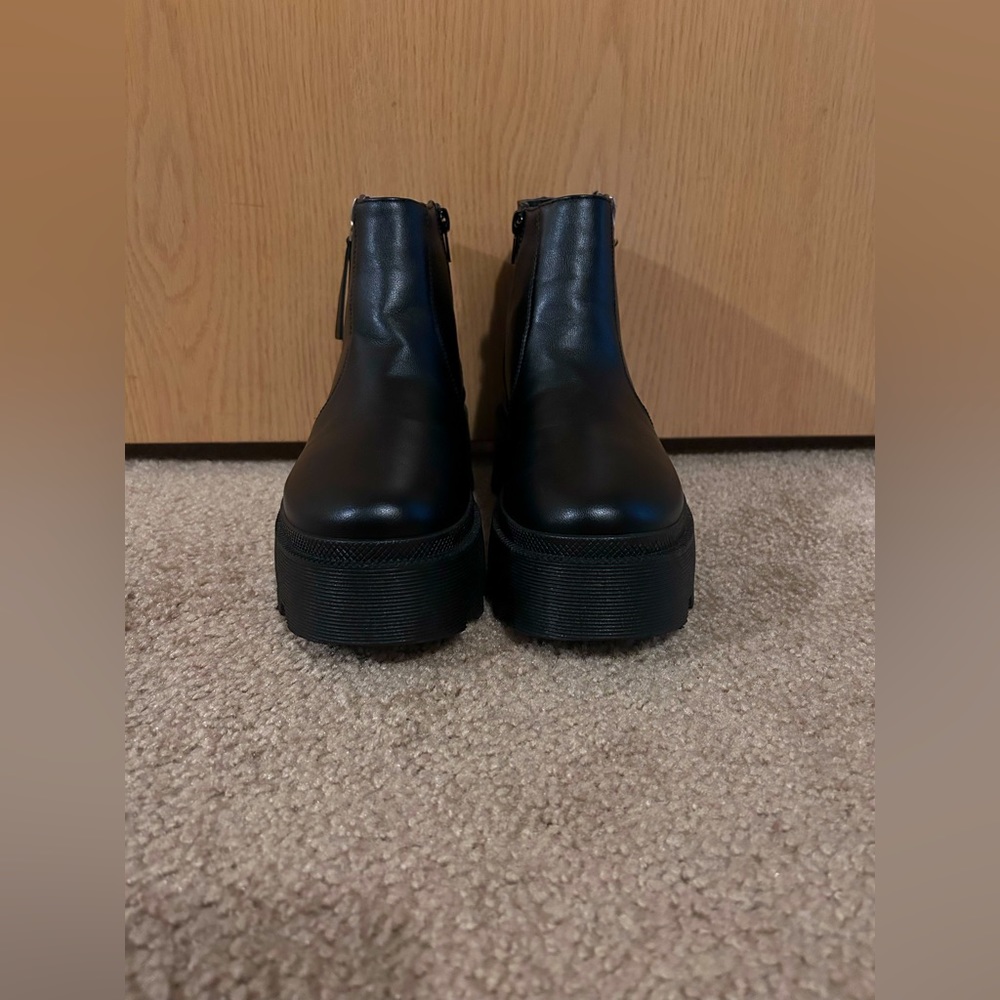 Cute black boots
